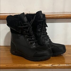 UGG Kids Black Lace-Up Winter Boots. Size 4